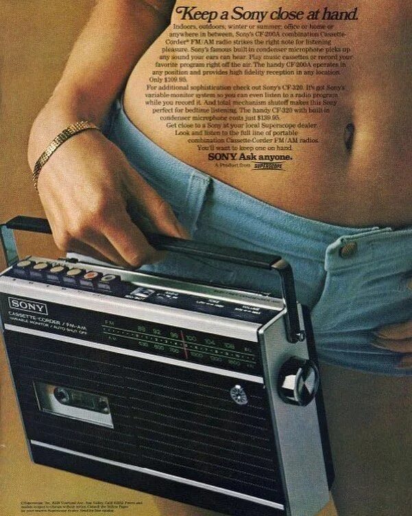 She listen to the radio. Cassette Sony 80s. Старый магнитофон с кассетами. Японские магнитофоны ретро реклама. Магнитофон с радиоприемником.