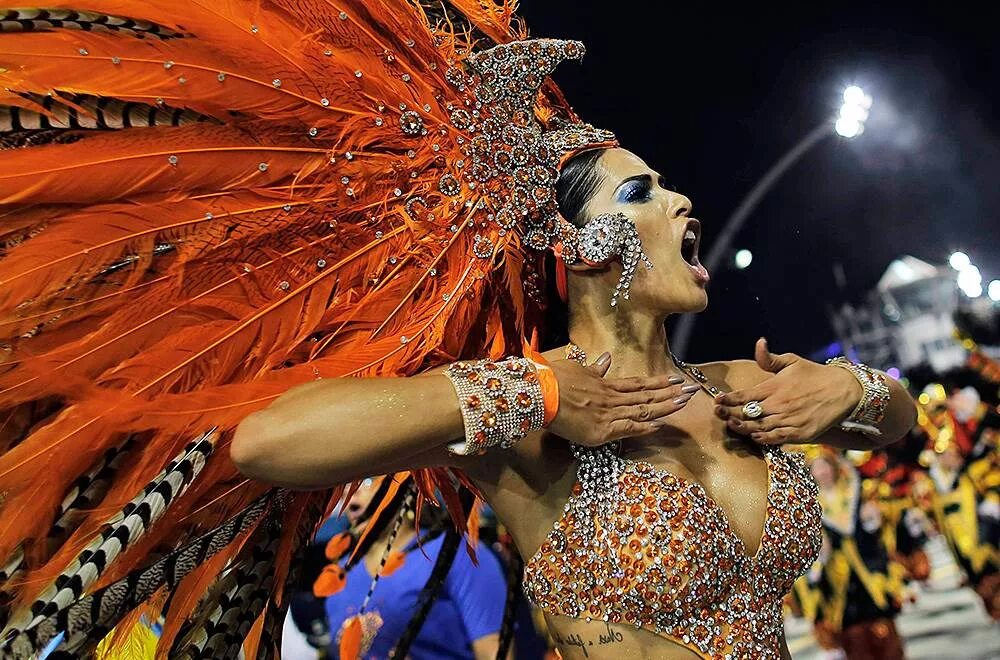 Бразильянки на карнавале в Рио-де-Жанейро. Бразильский карнавал Тарин Лопес. Карнавал Рио (Rio Carnival). Бразильский карнавал 2011.