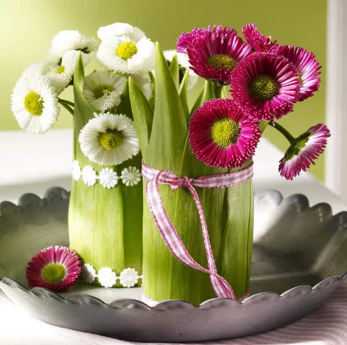 Утро доброе цветок необычный. Весенние цветы композиции. Композиция из цветов. Маргаритки в вазе. Красивые цветы маргаритки.
