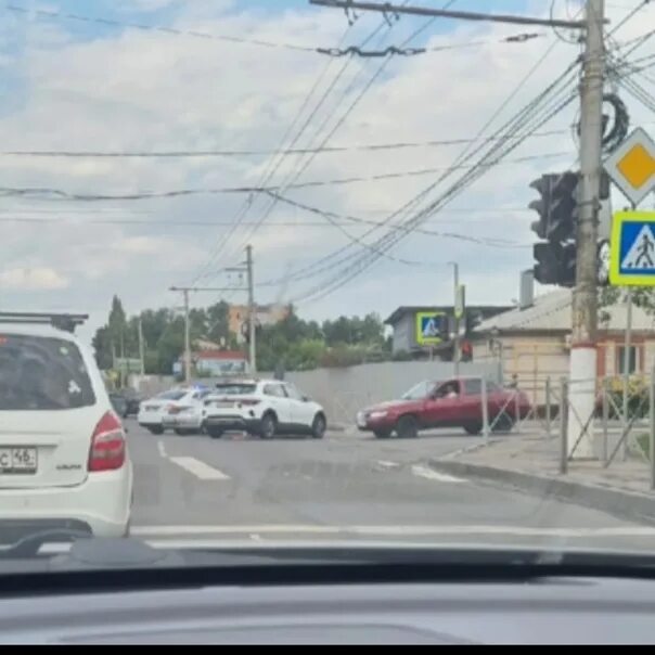 Что происходит в курске телеграм. Перекресток фото. дтп в курске вчера на пучковке.