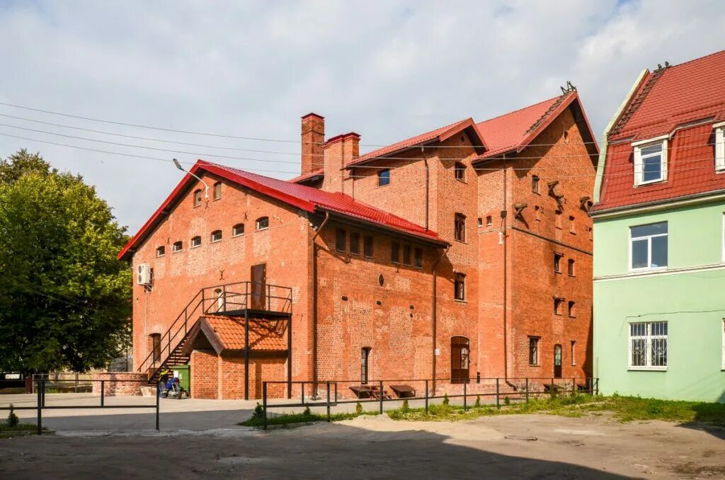 Купить квартиру в гвардейске калининградской. Посёлок Гвардейск Калининградская область. Тельмана 33 Гвардейск. Гвардейск ул Калининградская 18 мельница. Гвардейск улица Тельмана.