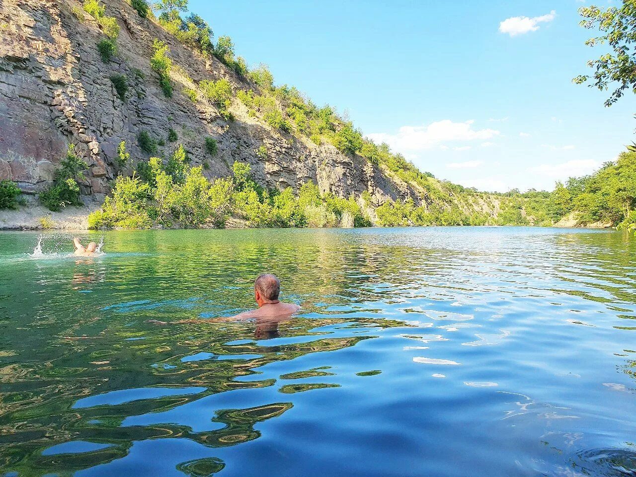 Красный сулин вода. Красносулинский каньон. Красный Сулин озеро. Карьер красный Сулин. Красный Сулин Ростов карьер.