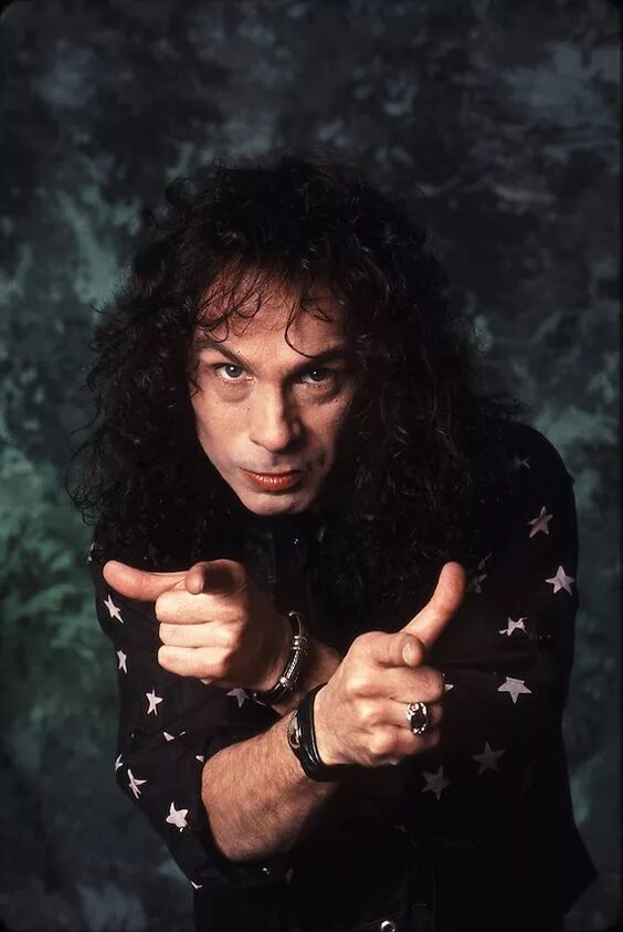 James dio. Группы Ронни Джеймса дио. Дио вокалист. Dio Ronnie James Dio.