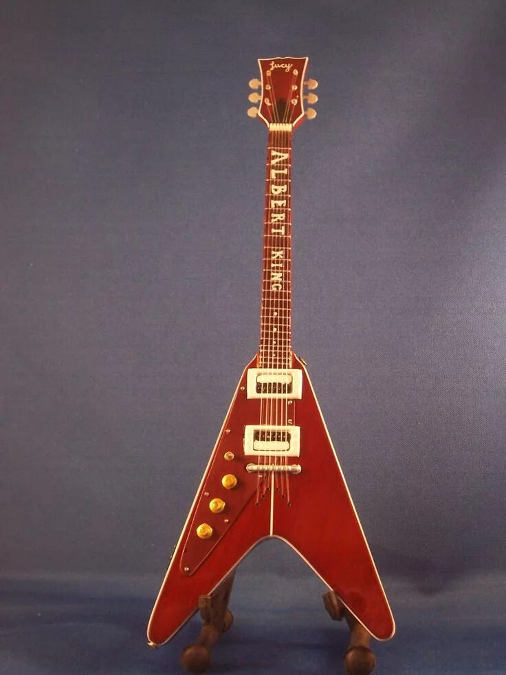 Albert King Flying v. Gibson Flying v Albert King. Albert King Guitar Flying v.