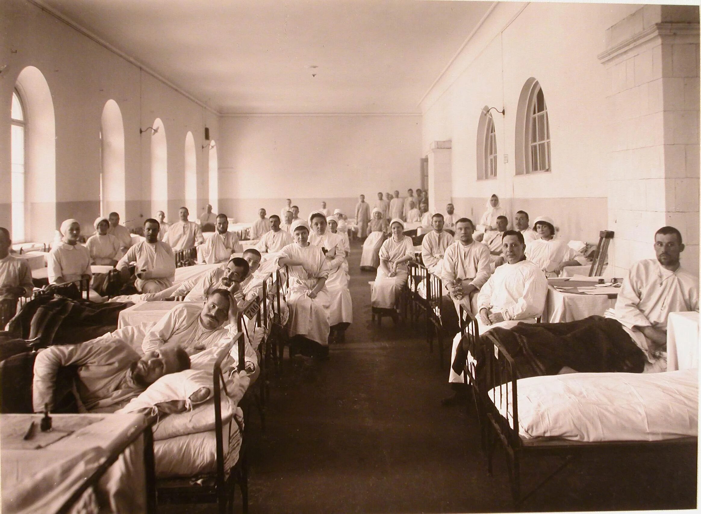 Военный госпиталь 19 век. Московский госпиталь 1944 г. Киевский военный госпиталь 1914. Военный госпиталь Феодосия 1920. Госпитали по всей россии