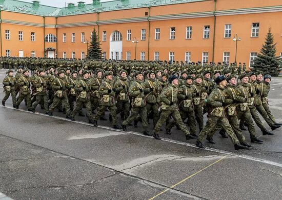 Построю роту. 154 Комендантский Преображенский полк. 154 Отдельный Комендантский Преображенский полк строевая. Антитеррор Преображенский полк. 154 ОКП плац.