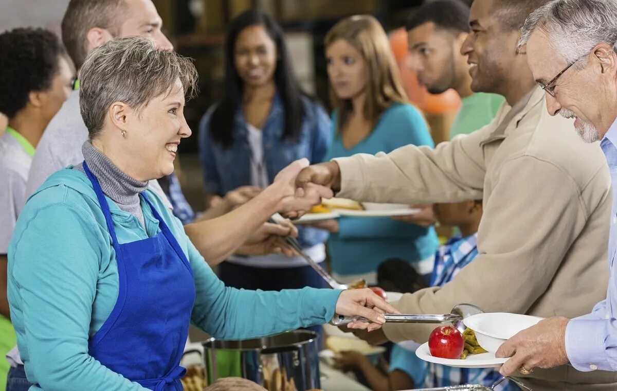 Volunteering photo. Волонтеры сша. Фуд профит. Giving food. Volunteer work unpaid work charity.
