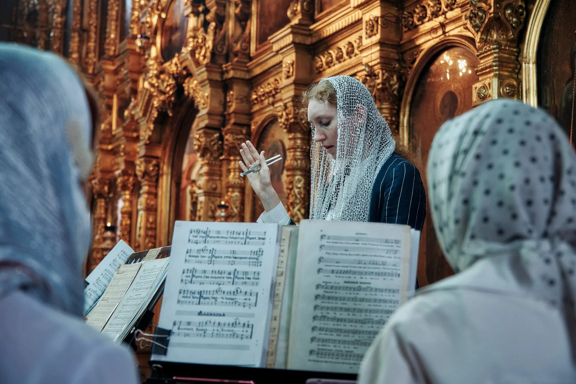 4 января служба в храме. 4 января служба в храме. Александро невский храм крест. Божественная литургия в задонском мужском монастыре. Федоровский собор, служба, литургия, евхаристия.