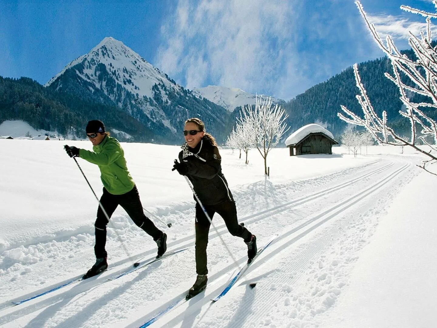 Running skiing