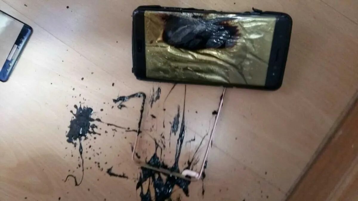 Note взрывается. Galaxy note 7 взрывается. самсунг галакси нот 7 взрывается. samsung взрывается.
