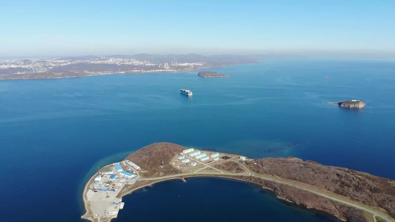 Пляж аякс владивосток. Бухта парис остров русский. Парис русский остров. Бухта бабкина +русский. Бухта джигит остров русский.