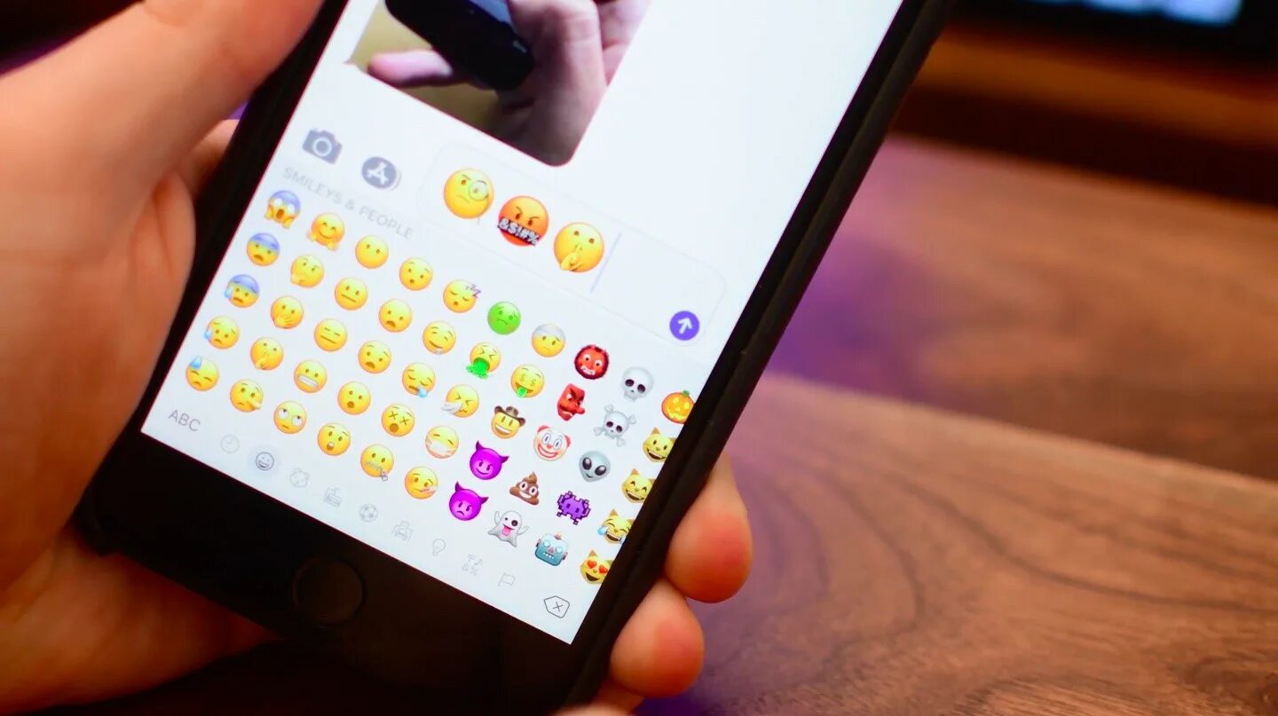 Ios 17.4 1 эмодзи. Эмоджи джейлбрейк оригинал. эмоджи джейлбрейк на телефоне. ios 11 эмодзи. jailbreak emoji ios.
