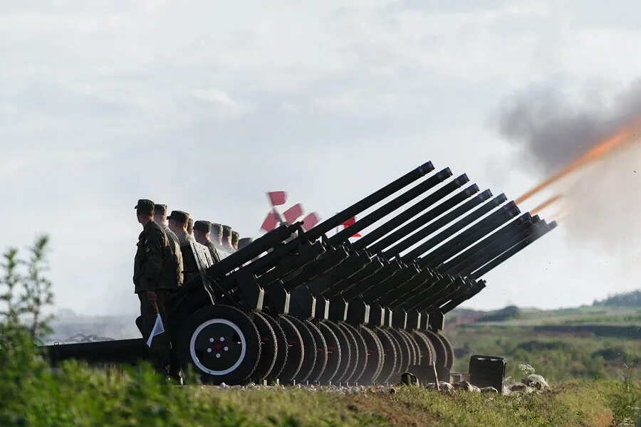 Укрепляют мощь. Боевая мощь сил национальной обороны России. Мощь русской армии. Мощь Российской армии. Сила и мощь Российской армии.