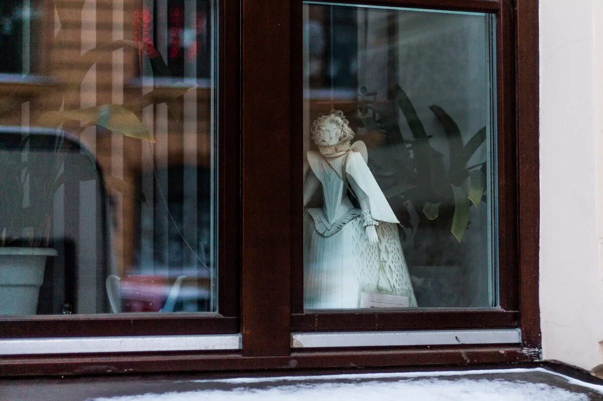 ах эта женщина в окне