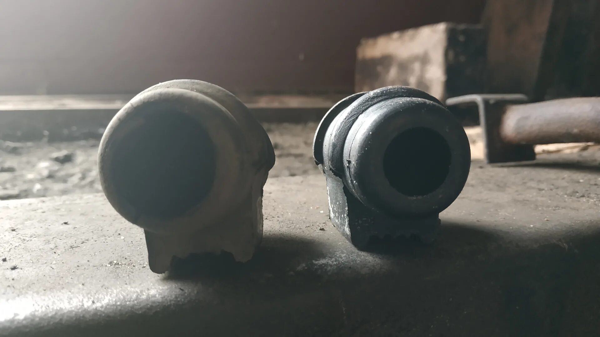 Резинки стабилизатора рено меган 3. Меган втулки стабилизатора. Втулки стабилизатора рено мега 2. Втулки стабилизатора рено мега 2. Рено меган 1 втулки стабилизатора.