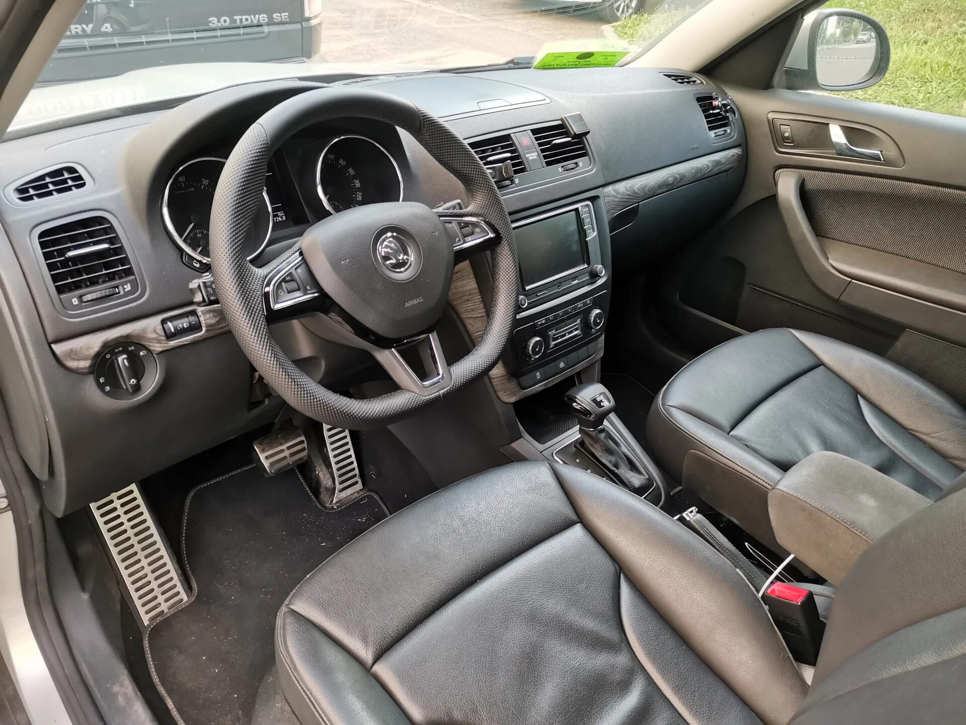 Skoda yeti 2011 салон. Шкода йети интерьер. Yeti 2007 салон. Етти салон. Шкода йети 2014.