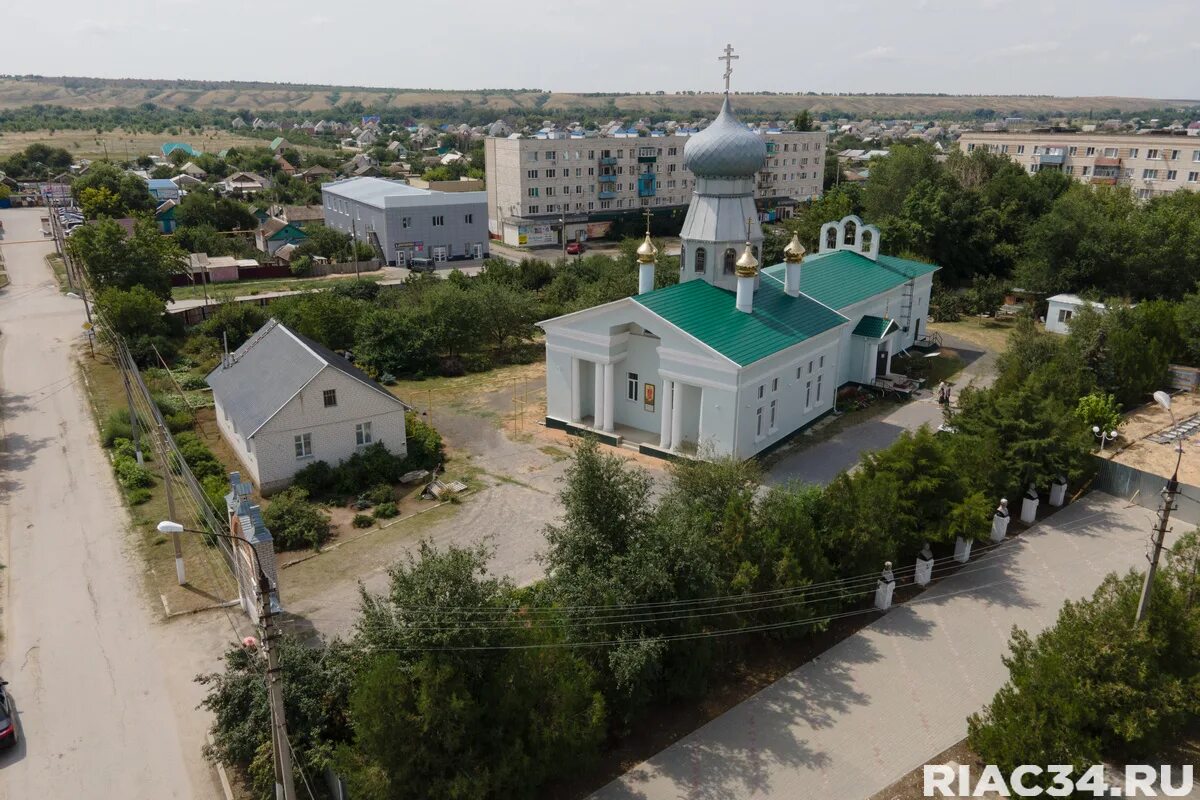 Индекс суровикино волгоградская область. Суровикино фонтан. Г. Суровикино достопримечательности. Суровикино достопримечательности.