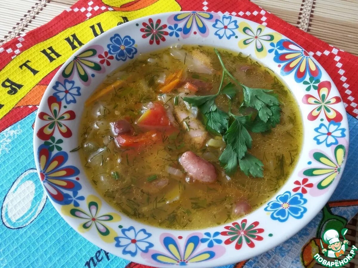 Щи с капустой и фасолью консервированной. Щи с фасолью. щи с квашеной капустой и фасолью. щи с фасолью консервированной. постные щи с фасолью.