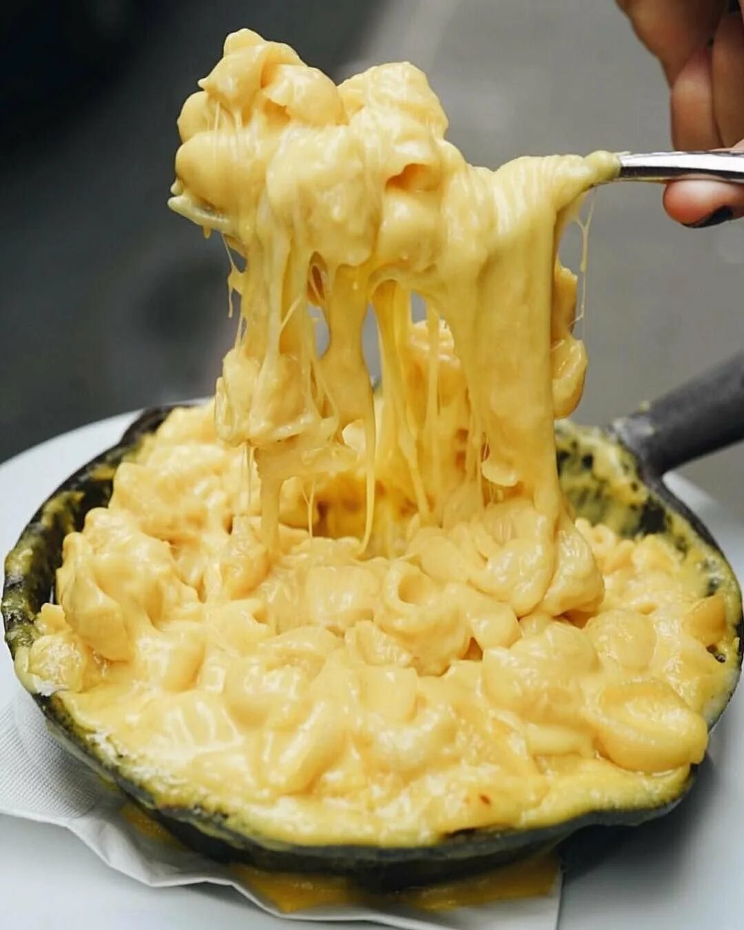 Как называется тянущийся сыр. Макароны foody mac cheese. макароны с сыром. необычные макароны. спагетти с сыром.