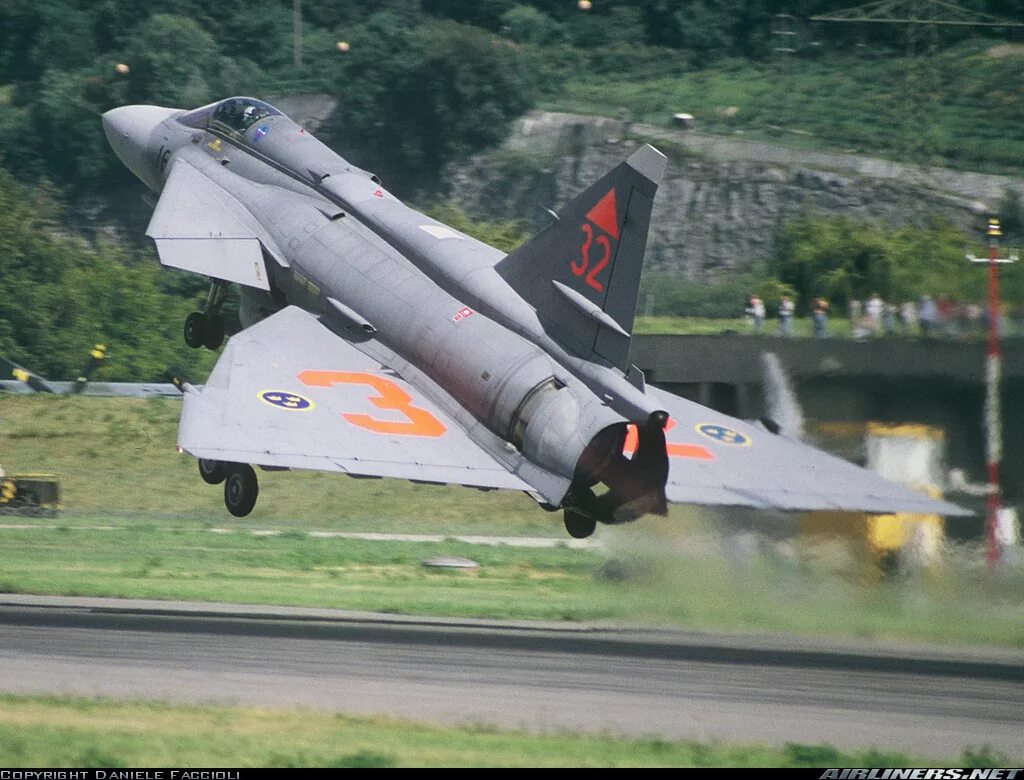 37 c f. Сааб 37 Вигген. Самолет j37 Viggen. Ja37c. Вооружение Сааб Вигген.