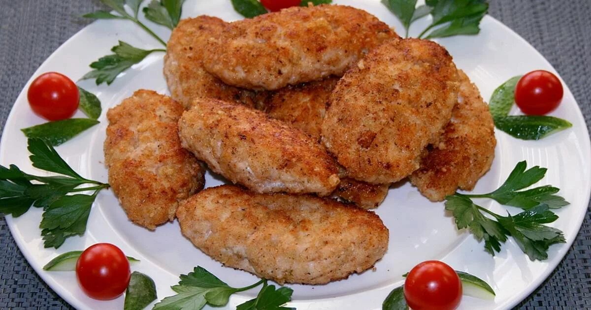Куриные котлеты пышные и сочные. Котлеты куриные в панировке красиво. Куриные котлеты пышные и сочные. Куриные котлеты пышные и сочные. Школьные куриные котлеты.