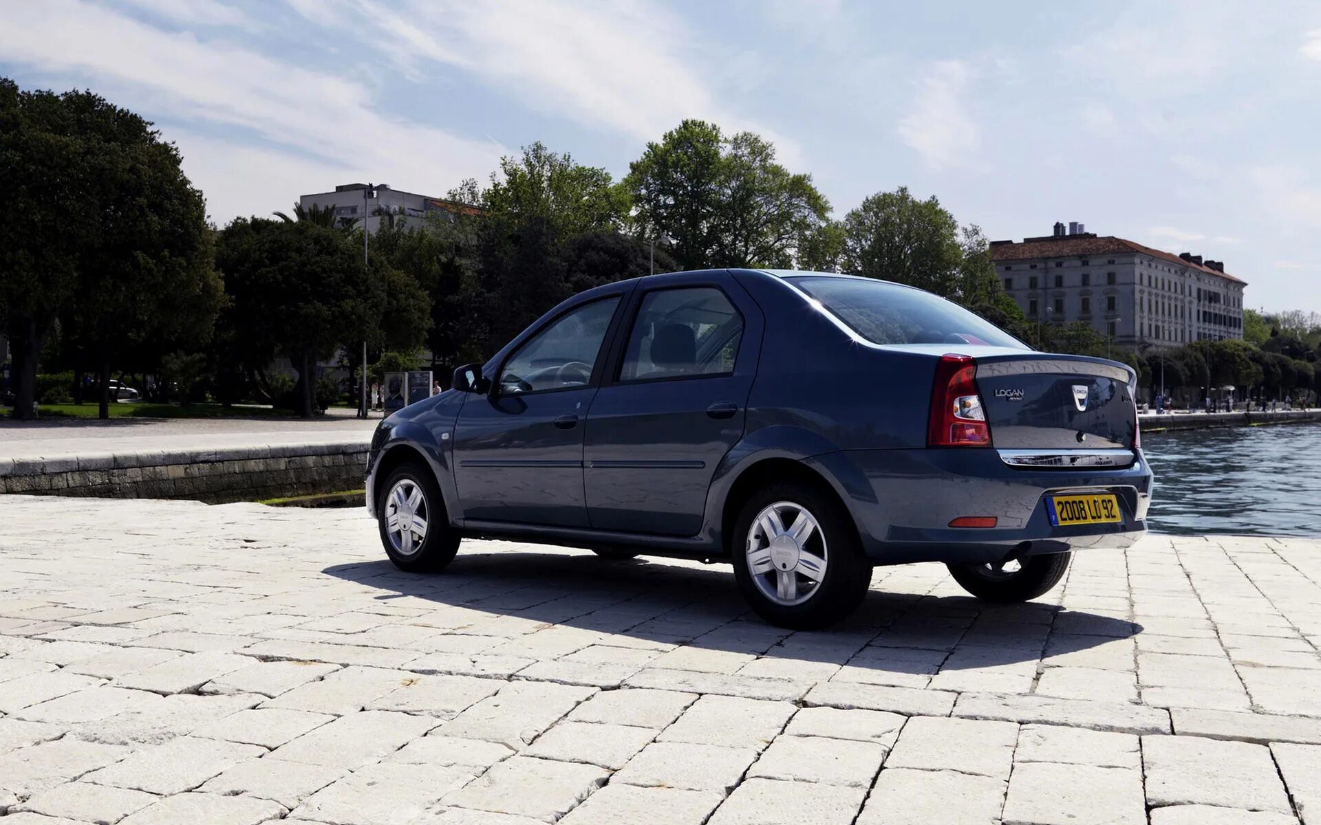 Рено логан 7 года. Рено Логан 1 2008. Renault Logan 1. Рено Логан 1. Рено Логан 1 Рестайлинг.