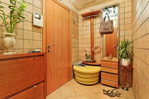 Стены в прихожей плиткой фото