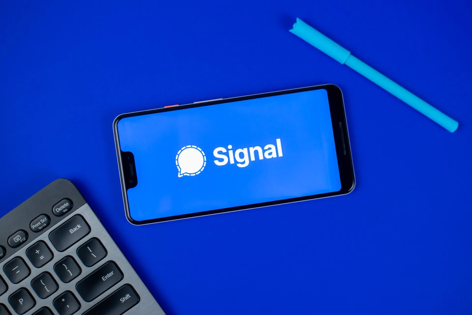 Signal messenger. Signal мессенджер. signal use. signal apk. мессенджер сигнал голубой экран.
