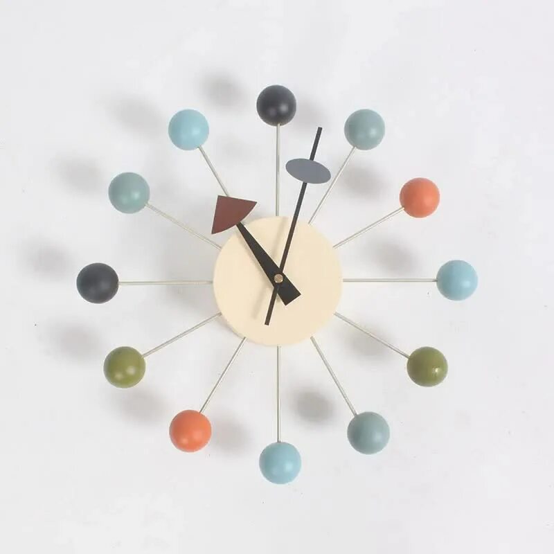 Часы шарова. Часы George Nelson Ball. Ball Clock Vitra. Vitra настенные часы Ball. Настенные часы с шариками.