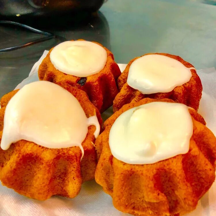 Ромовая баба. Французская ромовая баба. Кекс ромовая баба. Пирожное ромовая баба. Пекарня ромовая баба.