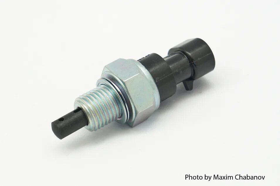 Выключатель света заднего хода 2121. 96192077 датчик заднего хода. Датчик включения заднего хода для mitsubishi colt (z3). Датчик включения задних фонарей. Датчик заднего хода 2170-3710410 завод.