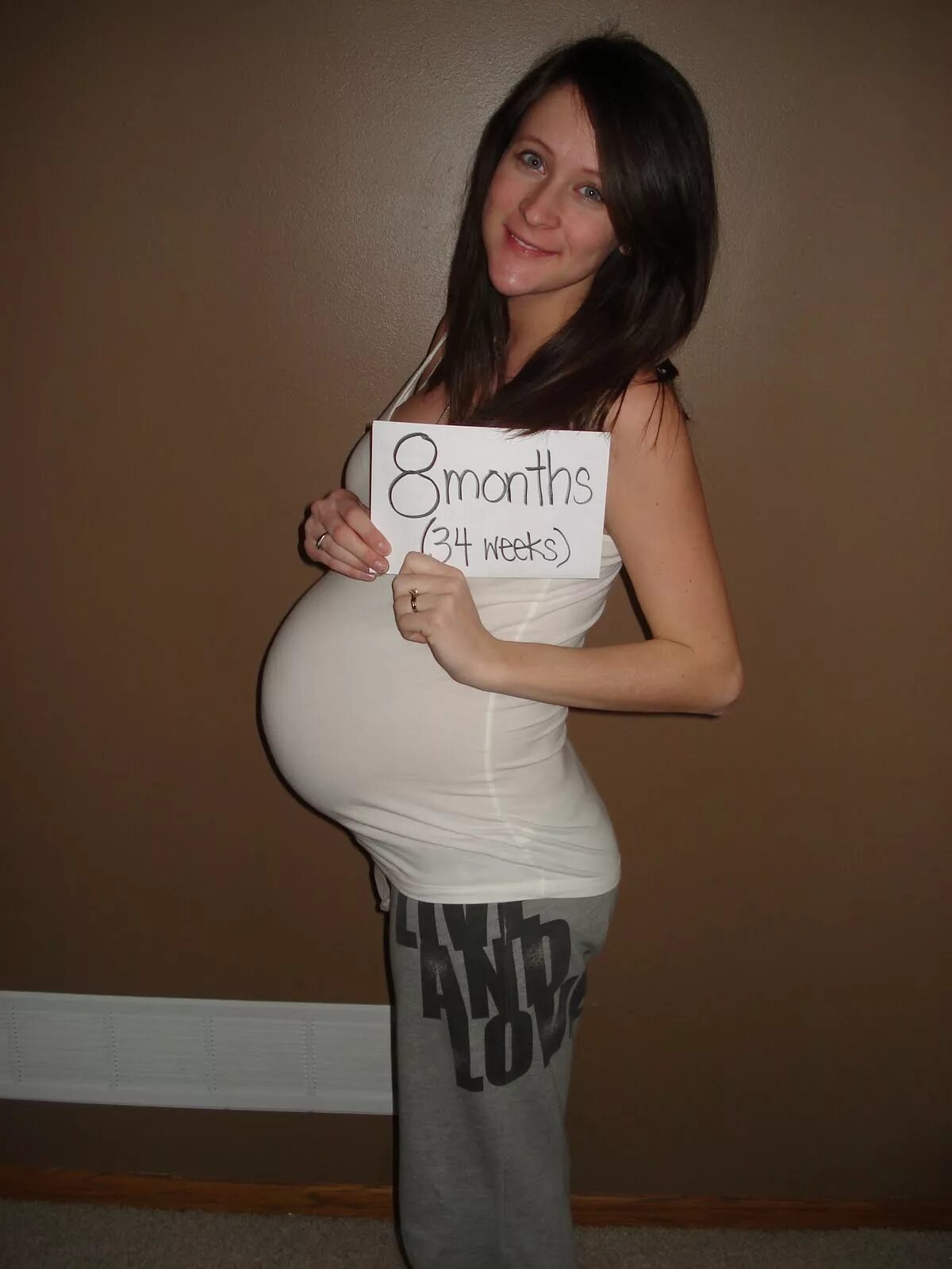 34 недели беременности фото. Живот на 34 неделе. Животики беременных на 34 неделе. 34 Неделя беременности фото.