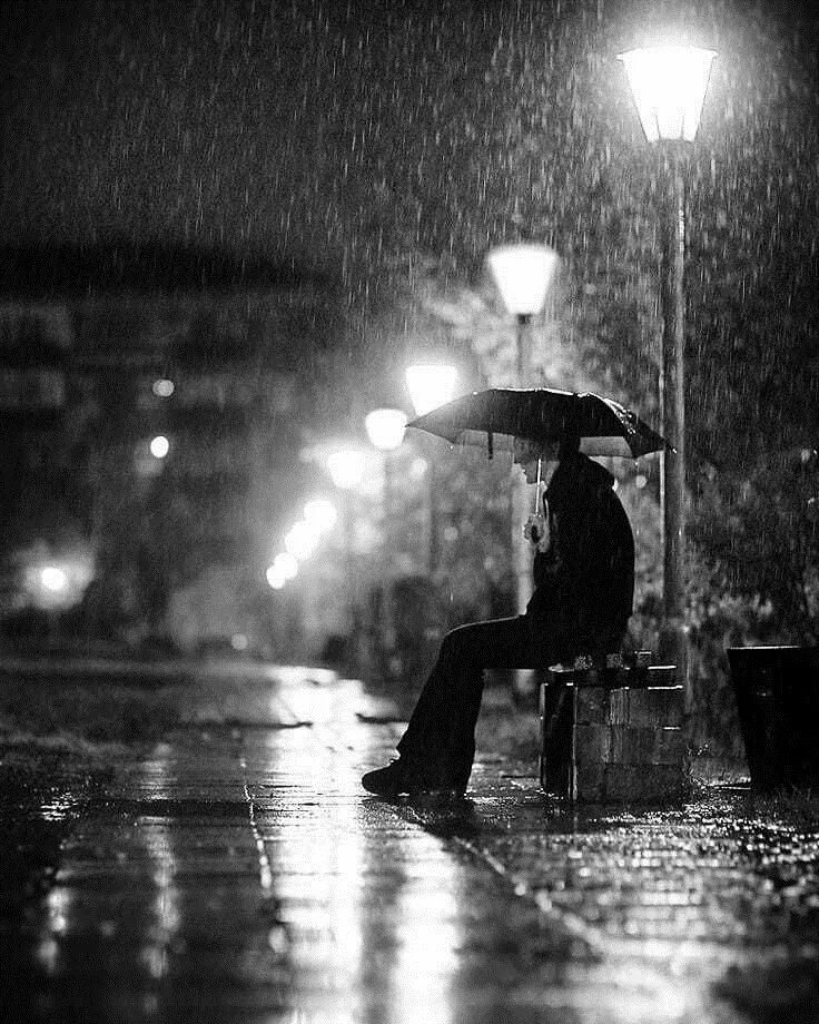 Грустный вечер. Одиночество под дождем. Дождь грусть. Дождь одиночество. Дождь.