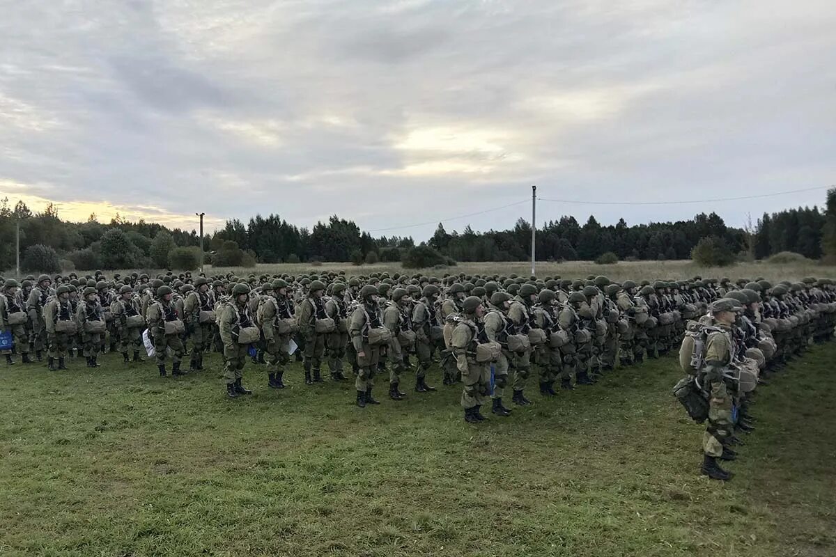 Учения запад. Военные учения в белоруссии запад 2025ссу. учения вдв в белоруссии 2025. запад 2025 вдв. вдв на учениях запад 2025.