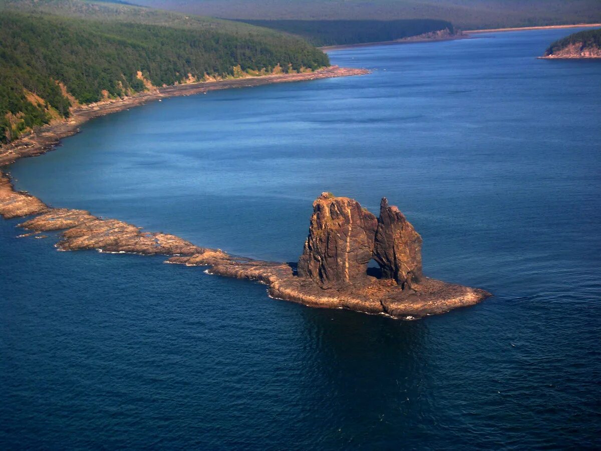 Достопримечательности морей россии. Шантарские острова Хабаровский край. Национальный парк Шантарские острова. Шантары - Шантарские острова Хабаровского края. Шантарский архипелаг.