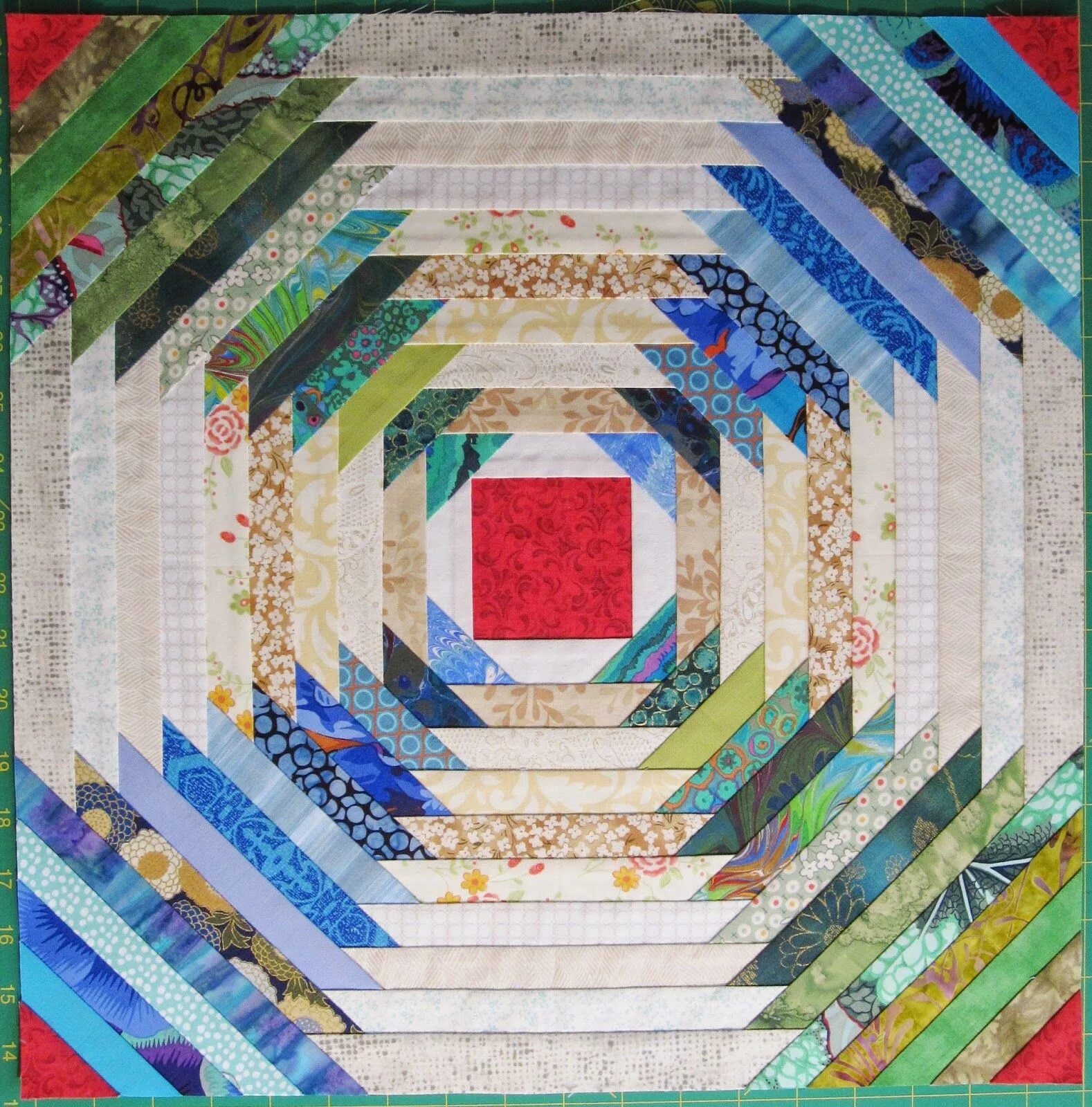 Пэчворк блок крученый колодец. Блоки пэчворк ананас. Пэчворк ананас мастер. Блоки пэчворк ананас. Лоскутный блок ананас.