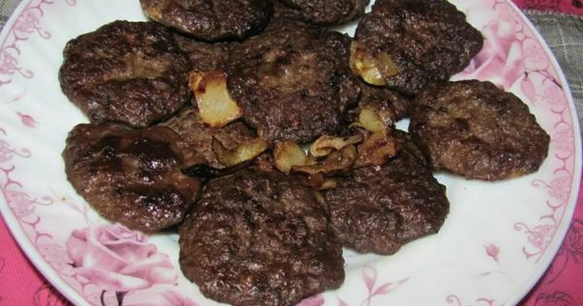 лепешки из печени говяжьей. керала паратха. печеночные лепешки. печёнка куриная лепешки. лепешки из печени и кишечника.