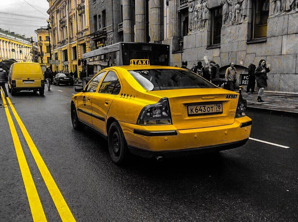 Гос такси москва. S60 Volvo Taxi. Вольво s80 такси. Volvo s60 желтая. Volvo 760 Taxi.