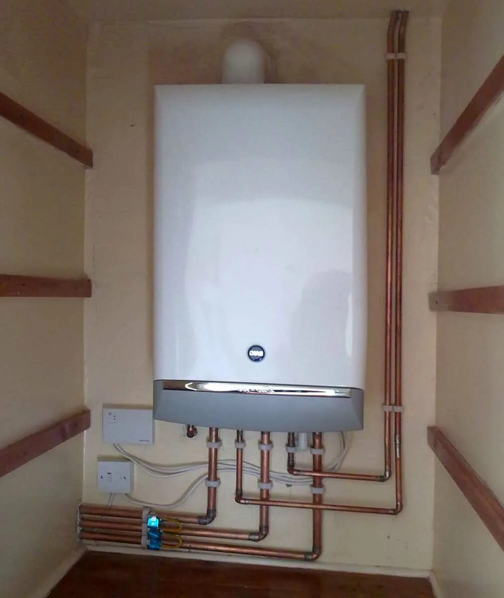 Какие одноконтурный настенный газовый котел. Двухконтурный газовый котел ariston. двухконтурный котел газ 18кв. котел газовый двухконтурный (для отопления и нагрева воды). газовый котёл двухконтурный настенный на 200кв.м.