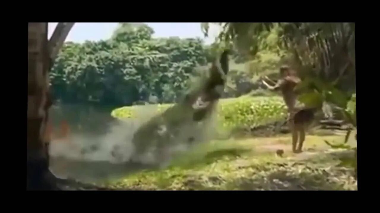 Видео девочка съела