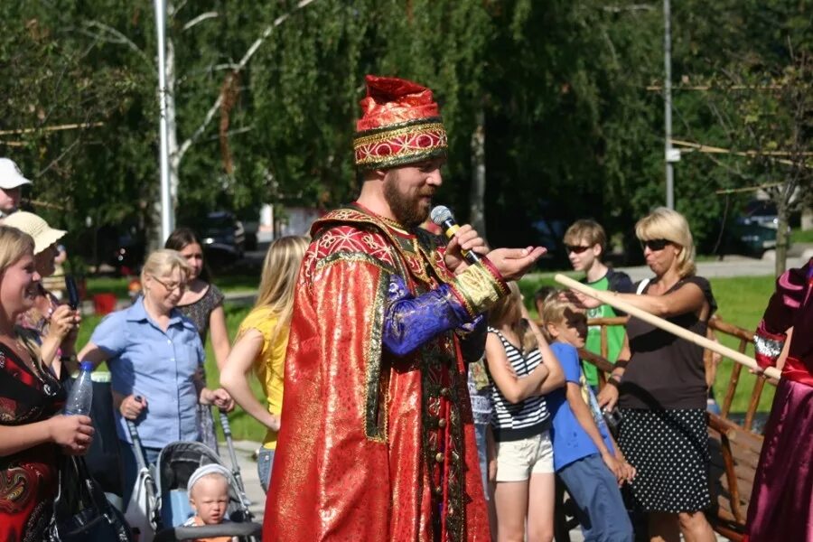 Экскурсия великий новгород 1 день. Посадник Сбыслав Великий Новгород. Экскурсии Великий Новгород Сбыслав. Жители Великого Новгорода. Новгородский Кремль Сбыслав.