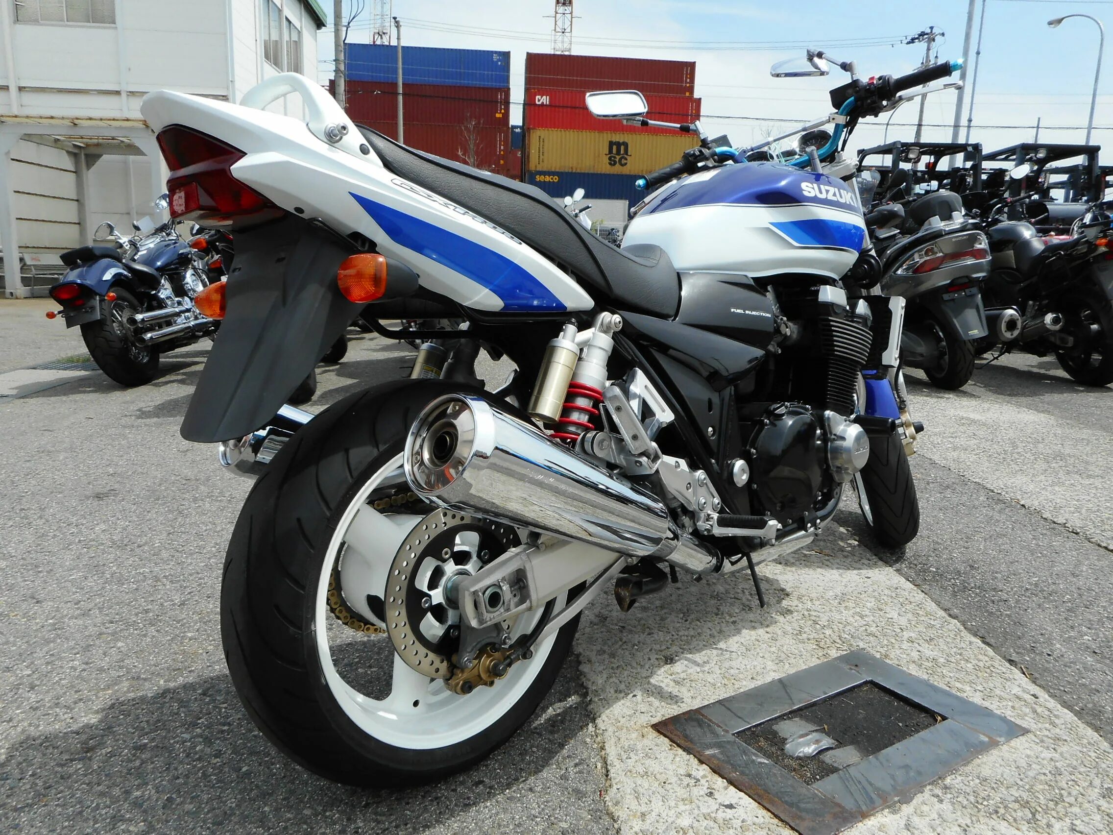 Gsx 1400. Сузуки GSX 1400. Мотоцикл Судзуки ГСХ 1400. Suzuki GSX 1400 Special Edition Axis Quad. GSX 1400 Suzuki дроссель.