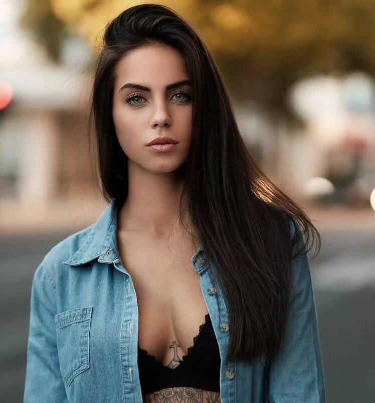 Новую девушку пожалуйста. Мемы. Номер телефона девочек. Ева никитина. Александра шелепова актриса.