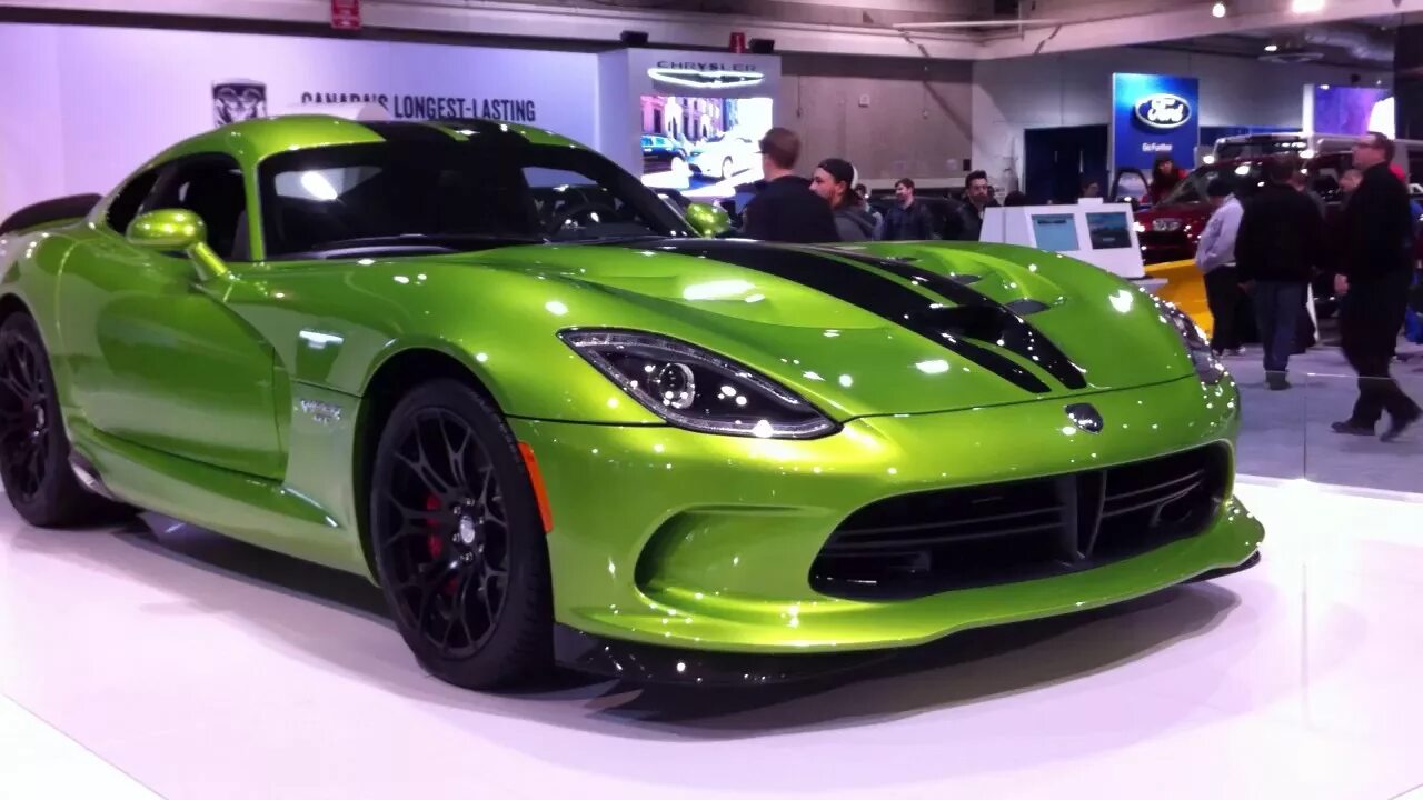 Viper green. Додж Вайпер 2020. Dodge Viper srt 2017. Dodge Viper 2016 зелёный. Зелёного dodge Viper'а..