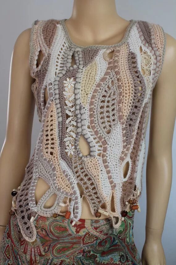 Вязание крючком техника фриформ. Кофта в стиле фриформ. Кофточка в стиле бохо, вязаная.