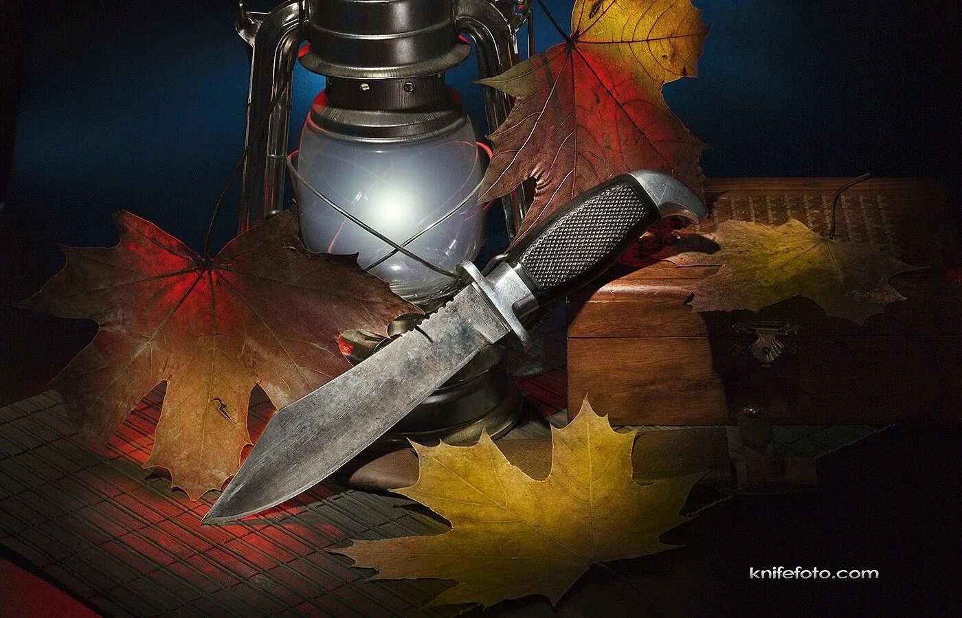 Красивый нож с днем рождения. Арты боевых ножей. День кинжалов. Дарить ножи на день рождения мужчине