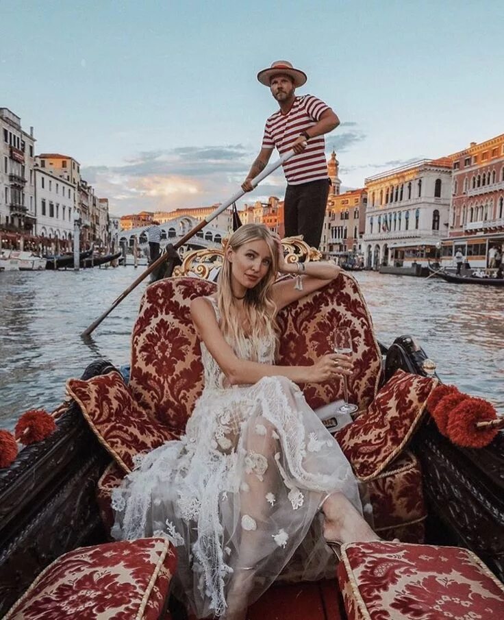Пара в венеции. Пара в венеции. Девушка на фоне венеции. A wife in venice. A wife in venice.