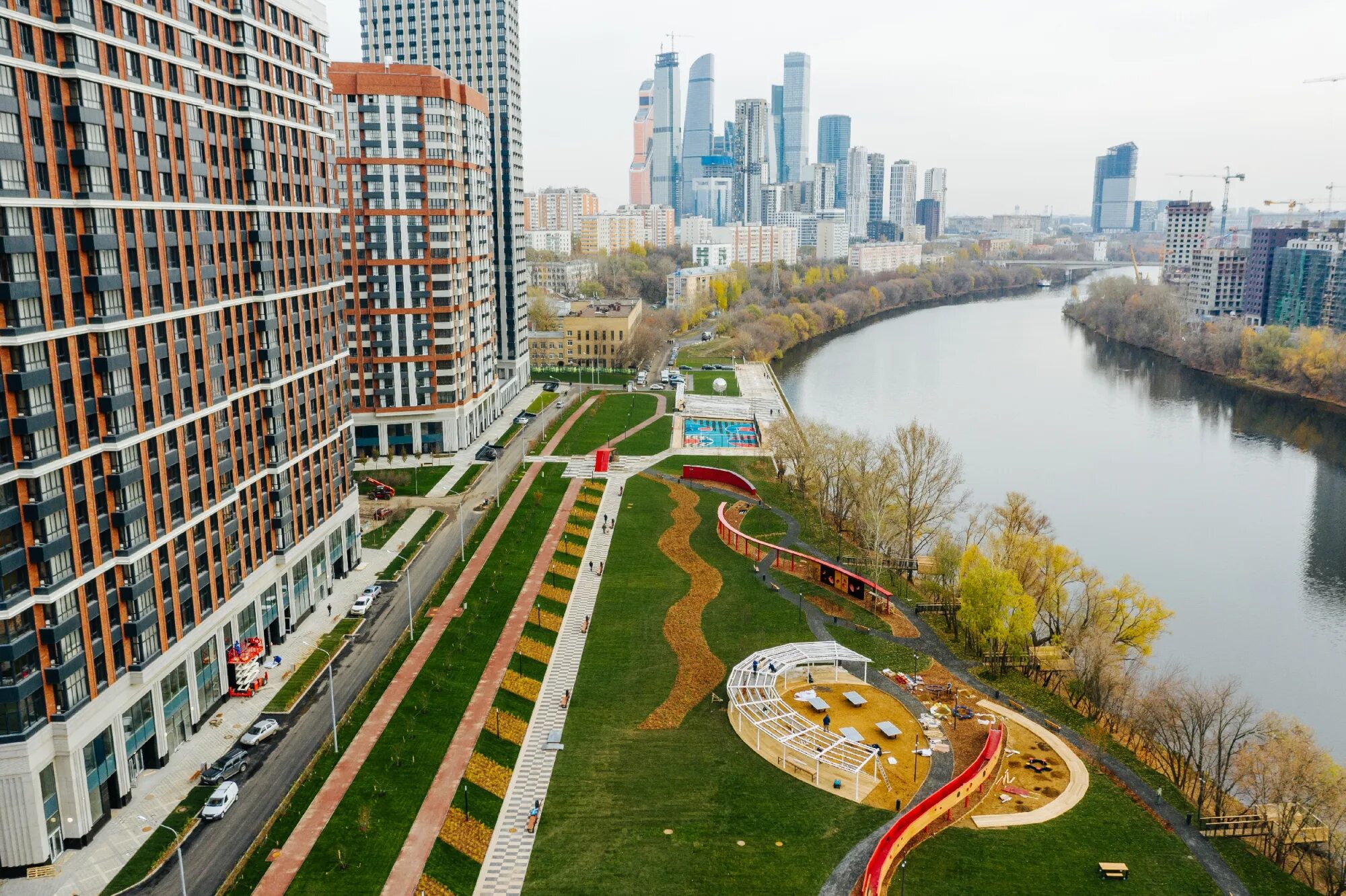 Жк на москва реке. ЖК сердце столицы Шелепихинская набережная. Шелепихинская набережная 34. Хорошёво-Мнёвники Шелепихинская набережная. Шелепихинская набережная 34к1 сердце столицы.