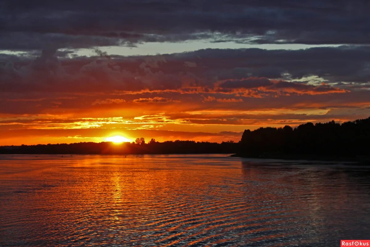 река волга саратов. волга река волгоград рассвет. река волга поволжье. красивы над волгой закаты. волга эстетика река.