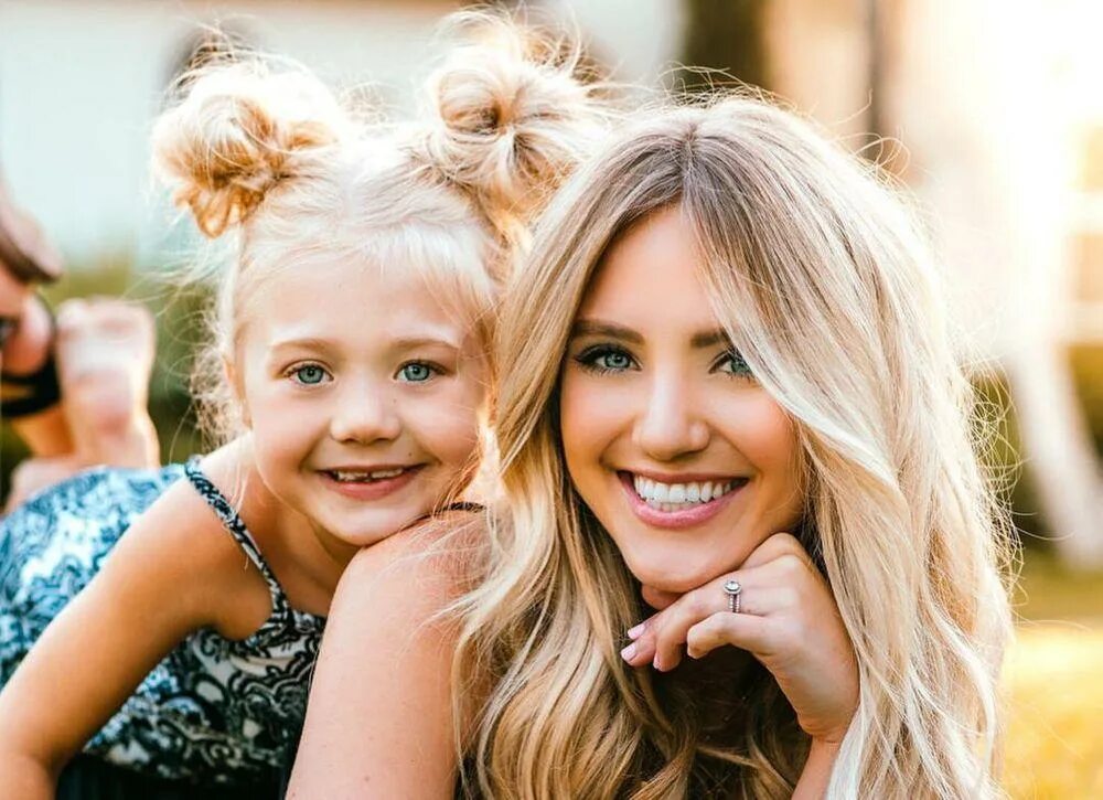 самые красивые мамы с дочками. мама и дочка. мама и дочка. самые красивые мама с дочкой. красивая дочь.